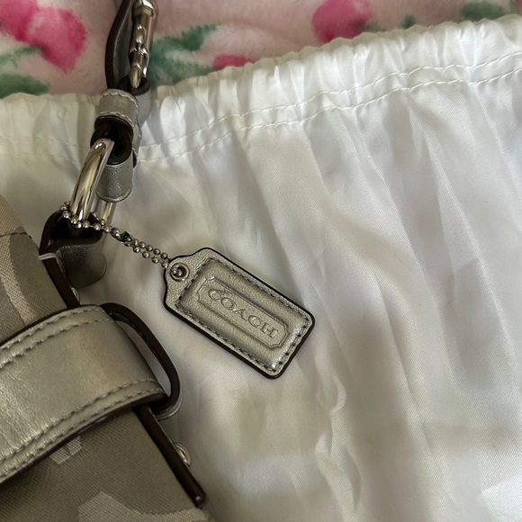 Coach Silver Bag - Picture 11 of 12